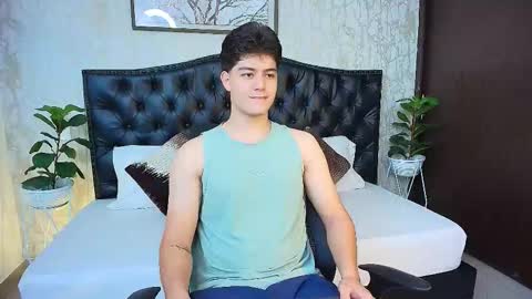 Maxxi online show from 10-08-25, 03:59