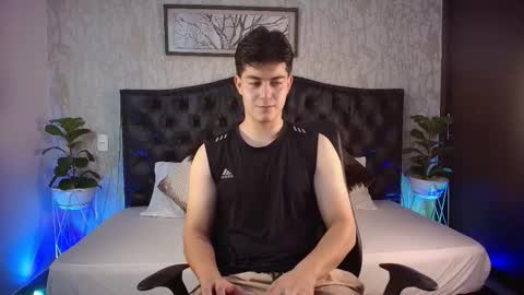 Maxxi online show from 10-29-25, 04:04