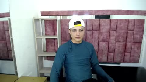 Snapshot of maxxlouis chatting on 05-16-26, 07:23 MaxxLouis online show from 05-16-26, 07:23