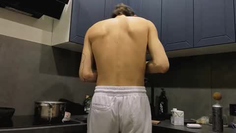 Max online show from 09-25-25, 01:09