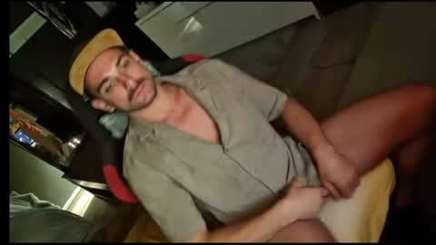 Snapshot of maxxxhard_ chatting on 06-15-26, 10:01 maxxxhard_ online show from 06-15-26, 10:01