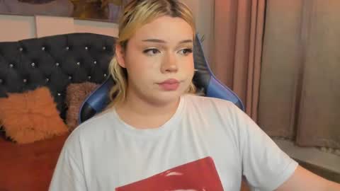 Maxine Minx online show from 02-15-25, 11:25