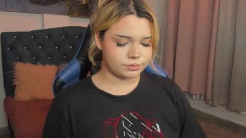 Maxine Minx online show from 03-11-25, 11:23