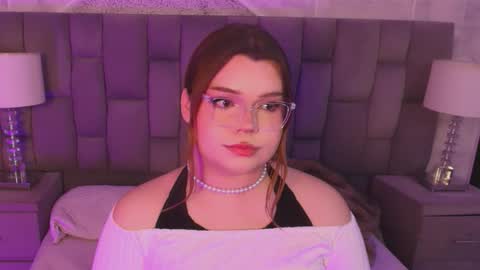 Maxine Minx online show from 11-11-25, 07:30