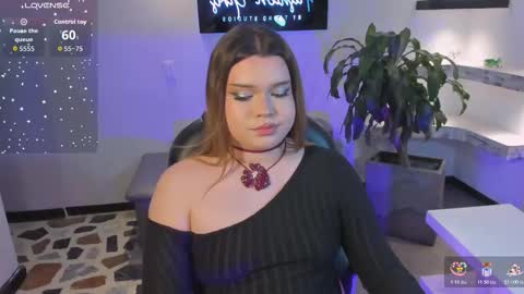 Maxine Minx online show from 11-21-25, 02:21