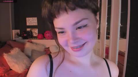 Snapshot of maya___muse chatting on 02-06-26, 02:09 Maya online show from 02-06-26, 02:09