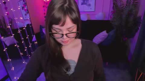 Snapshot of maya___muse chatting on 02-17-26, 02:35 Maya online show from 02-17-26, 02:35