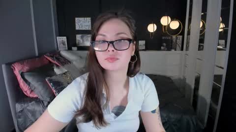 Snapshot of maya___muse chatting on 03-01-26, 02:08 Maya online show from 03-01-26, 02:08