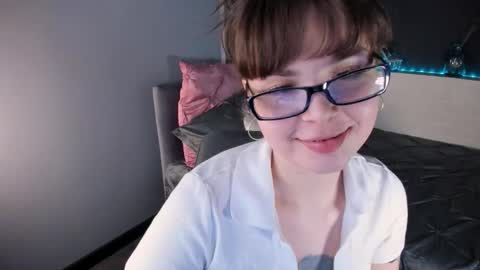 Snapshot of maya___muse chatting on 03-26-26, 02:00 Maya online show from 03-26-26, 02:00