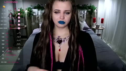 Snapshot of maya_mils chatting on 12-21-24, 01:04 Maya Mils online show from 12-21-24, 01:04