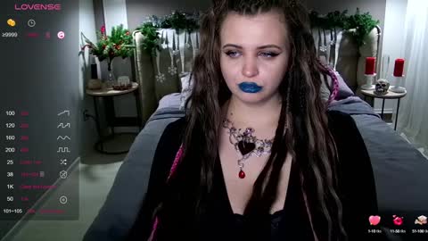 Snapshot of maya_mils chatting on 12-21-24, 04:09 Maya Mils online show from 12-21-24, 04:09