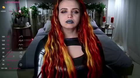 Snapshot of maya_mils chatting on 12-30-24, 07:15 Maya Mils online show from 12-30-24, 07:15