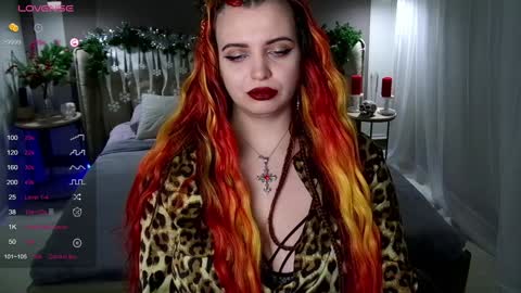 Snapshot of maya_mils chatting on 12-31-24, 04:06 Maya Mils online show from 12-31-24, 04:06