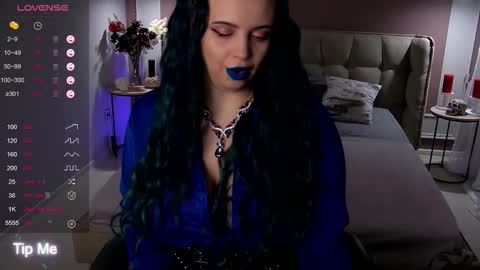 Maya Mils online show from 10-08-25, 01:14