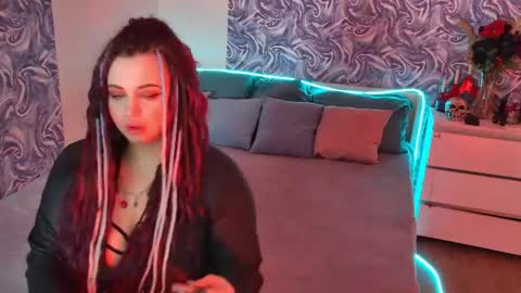 Maya Mils online show from 05-25-26, 01:00