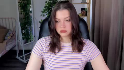 Mimi online show from 06-01-26, 01:29