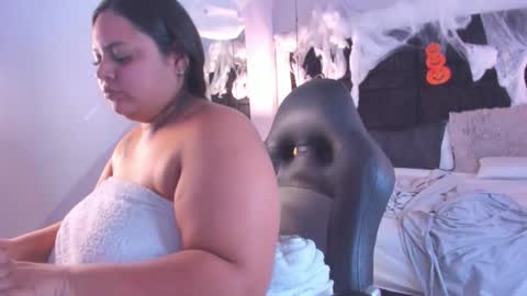 Snapshot of mayacurvy chatting on 11-02-25, 04:20 MAY online show from 11-02-25, 04:20