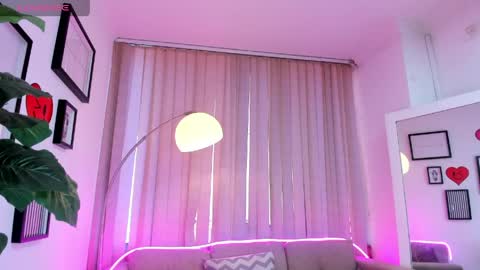 Mayajhons online show from 05-06-26, 01:49