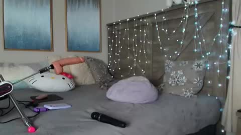 Snapshot of mayamercixoxo chatting on 12-23-24, 02:13 MayaMerci online show from 12-23-24, 02:13