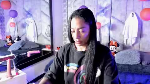 Nicolle Ruselle   Hello my lovely  schedule for great fun from  630 am and end 800 pm Colombian time I wait for you online show from 10-18-25, 12:39