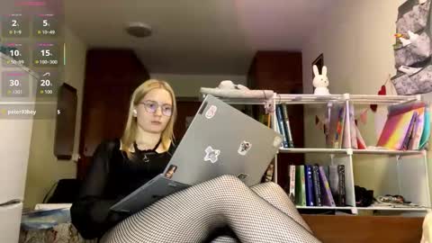 Lola online show from 11-10-25, 04:06