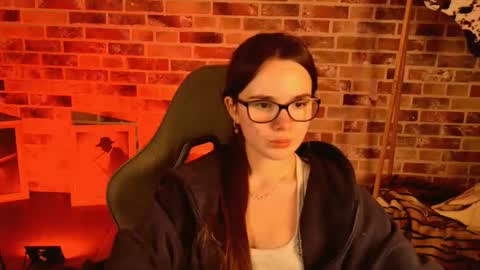 Snapshot of maybloom_ chatting on 03-01-26, 10:06 maybloom_ online show from 03-01-26, 10:06