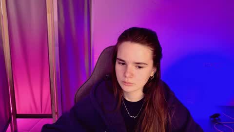 Snapshot of maybloom_ chatting on 04-22-26, 10:17 maybloom_ online show from 04-22-26, 10:17