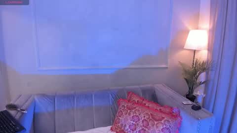 Snapshot of mayevanss chatting on 10-18-25, 03:42 mayevanss online show from 10-18-25, 03:42