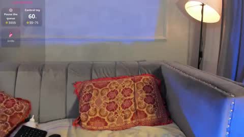 Snapshot of mayevanss chatting on 10-30-25, 03:52 mayevanss online show from 10-30-25, 03:52