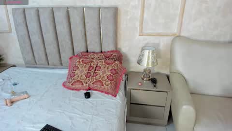 Snapshot of mayevanss chatting on 11-02-25, 07:27 mayevanss online show from 11-02-25, 07:27