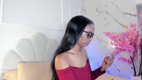 Snapshot of mayevanss chatting on 11-15-25, 08:05 mayevanss online show from 11-15-25, 08:05