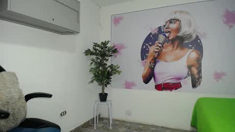Snapshot of maylin_horny19 chatting on 01-05-25, 07:07 Maylin online show from 01-05-25, 07:07
