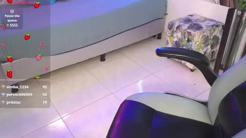 Snapshot of maylin_horny19 chatting on 01-25-25, 10:28 Maylin online show from 01-25-25, 10:28