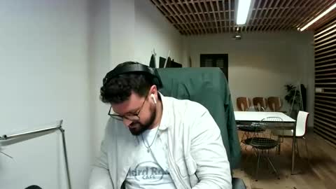 Snapshot of maythe4bwu chatting on 12-06-24, 05:44 maythe4bwu online show from 12-06-24, 05:44