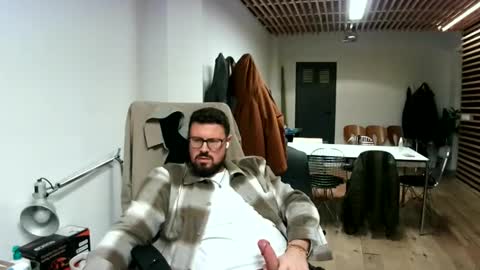 Snapshot of maythe4bwu chatting on 10-21-25, 11:05 maythe4bwu online show from 10-21-25, 11:05