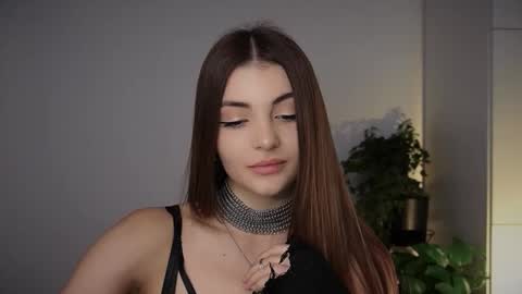 Snapshot of mayttease chatting on 11-08-25, 11:47 mayttease online show from 11-08-25, 11:47