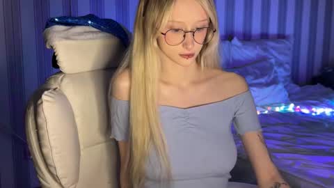 Snapshot of mayvi_cold chatting on 01-15-26, 07:06 mayvi_cold online show from 01-15-26, 07:06