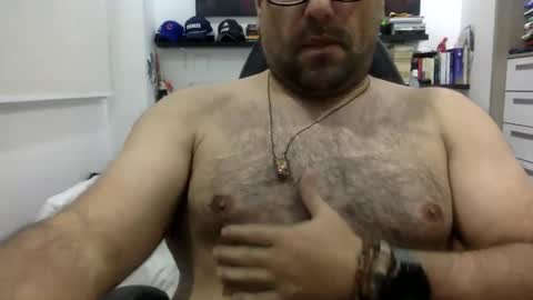 Snapshot of mbotve chatting on 11-02-25, 11:29 VzlaMan online show from 11-02-25, 11:29