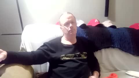 Snapshot of mcfly1973 chatting on 12-25-24, 12:26 mcfly1973 online show from 12-25-24, 12:26