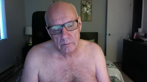 Snapshot of mclis60 chatting on 10-09-25, 10:30 mclis60 online show from 10-09-25, 10:30