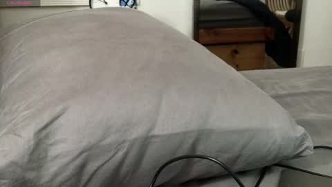 Snapshot of mcload1 chatting on 10-09-25, 05:49 McLoad1 online show from 10-09-25, 05:49