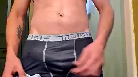 Snapshot of mclovinmackay chatting on 10-27-25, 03:54 mclovinmackay online show from 10-27-25, 03:54