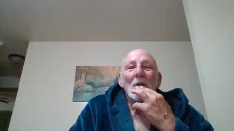 Snapshot of mdane99 chatting on 10-31-25, 01:06 mdane99 online show from 10-31-25, 01:06