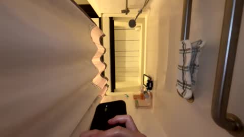 Snapshot of mdurand1137 chatting on 10-20-25, 08:20 Dens cam online show from 10-20-25, 08:20