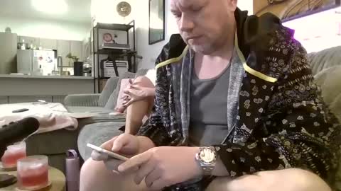 me2283 online show from 03-03-25, 02:04