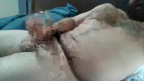 Snapshot of me_likey88 chatting on 05-03-26, 02:50 yung n hung online show from 05-03-26, 02:50