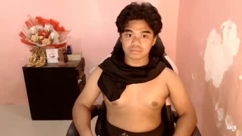 Snapshot of mealopezcumz69 chatting on 06-18-26, 02:32 mealopezcumz69 online show from 06-18-26, 02:32