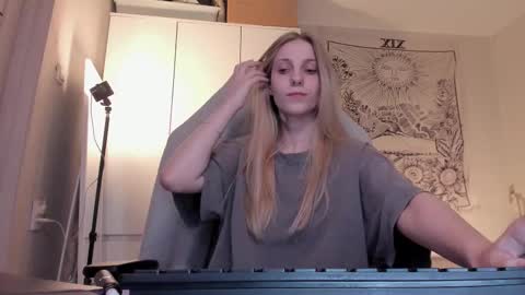 Snapshot of meandmaboy chatting on 03-24-26, 08:36 Anna online show from 03-24-26, 08:36