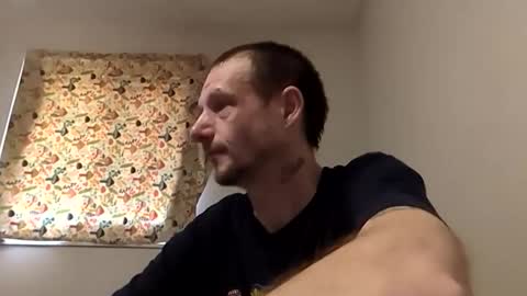 Snapshot of meanfinger chatting on 03-16-26, 06:12 Jizzy online show from 03-16-26, 06:12