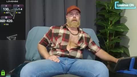 Snapshot of meaty_roll chatting on 10-11-25, 05:39 Meaty Roll online show from 10-11-25, 05:39